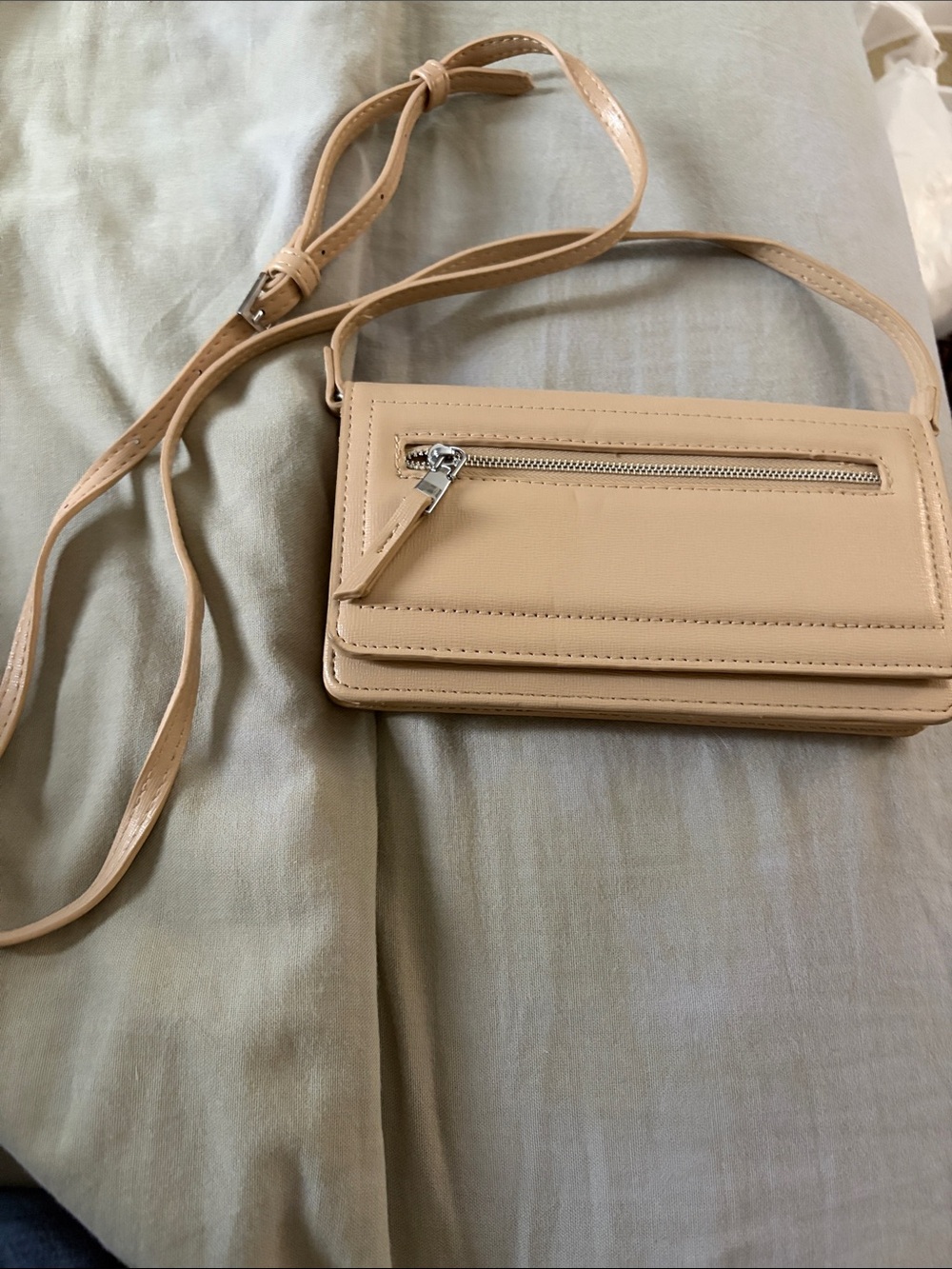 Source Unknown Beige/Tan Slim Crossbody Wallet Purse